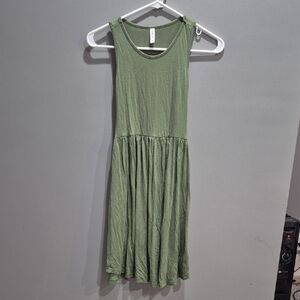 Elegant Green Sleeveless Dress